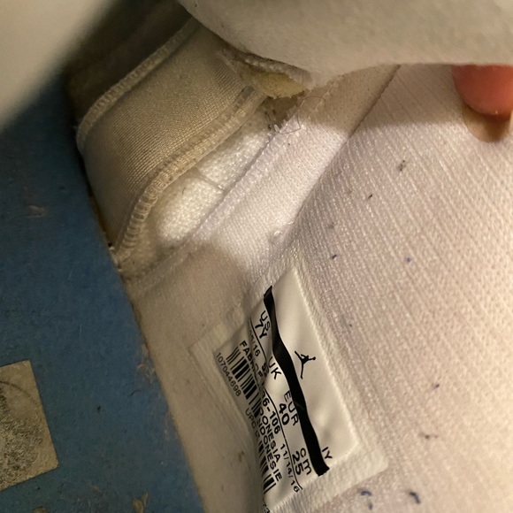 Boys and women Jordan 11 unc size 7y. Offers? - Picture 3 of 3